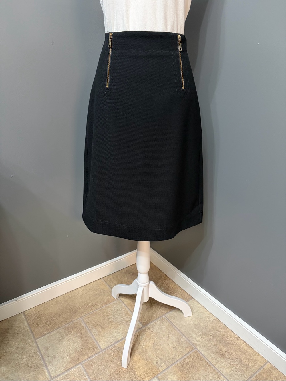 Ann Taylor LOFT Black Twill Pencil Skirt Knee Length Zipper Accents Career 4